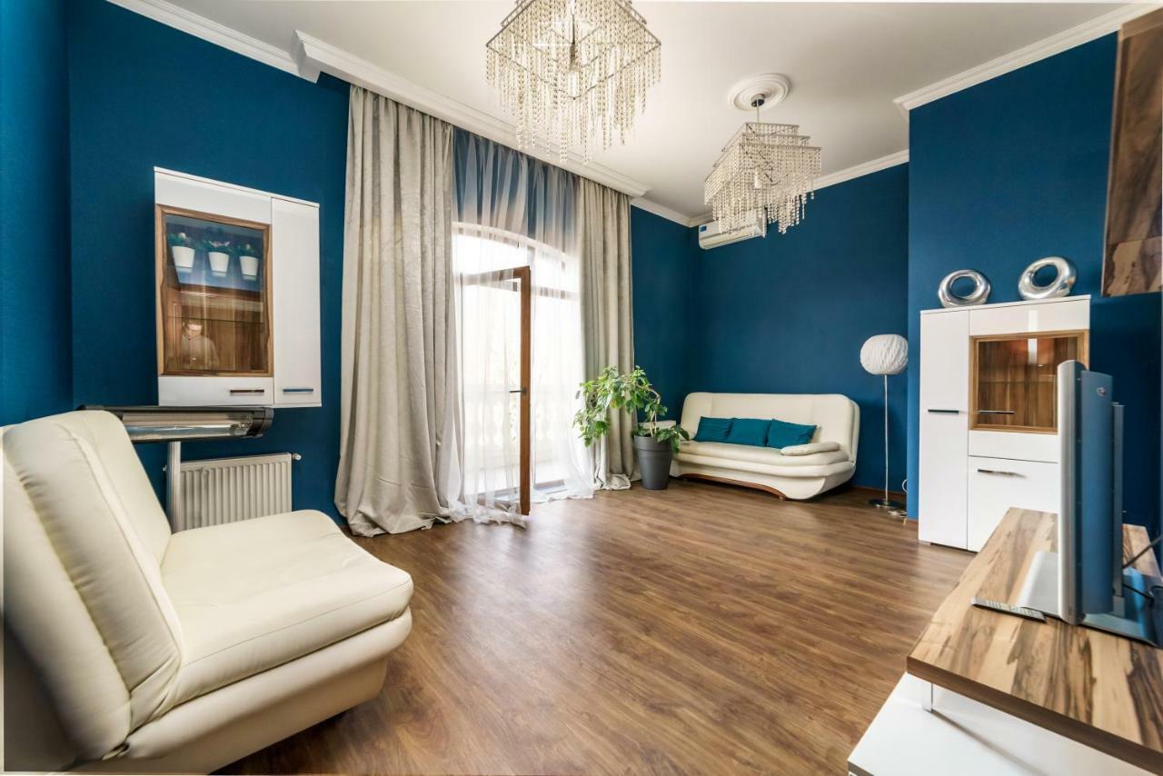 Stylish Apartment With A Balcony Overlooking The Park Odessa Luaran gambar