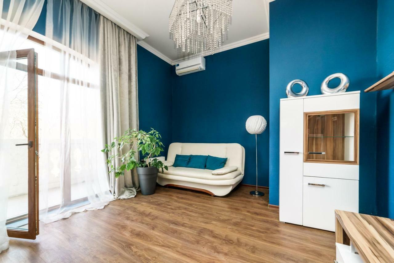 Stylish Apartment With A Balcony Overlooking The Park Odessa Luaran gambar