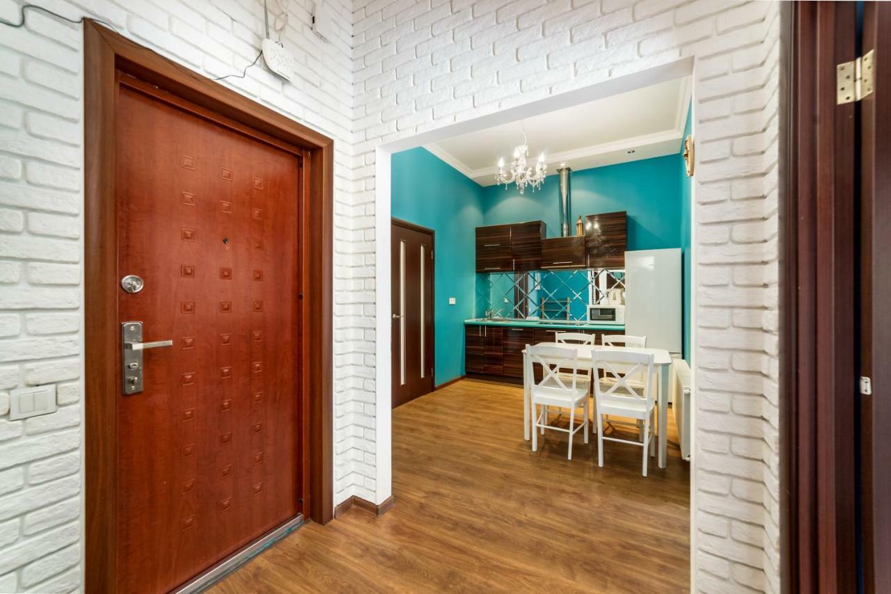 Stylish Apartment With A Balcony Overlooking The Park Odessa Luaran gambar