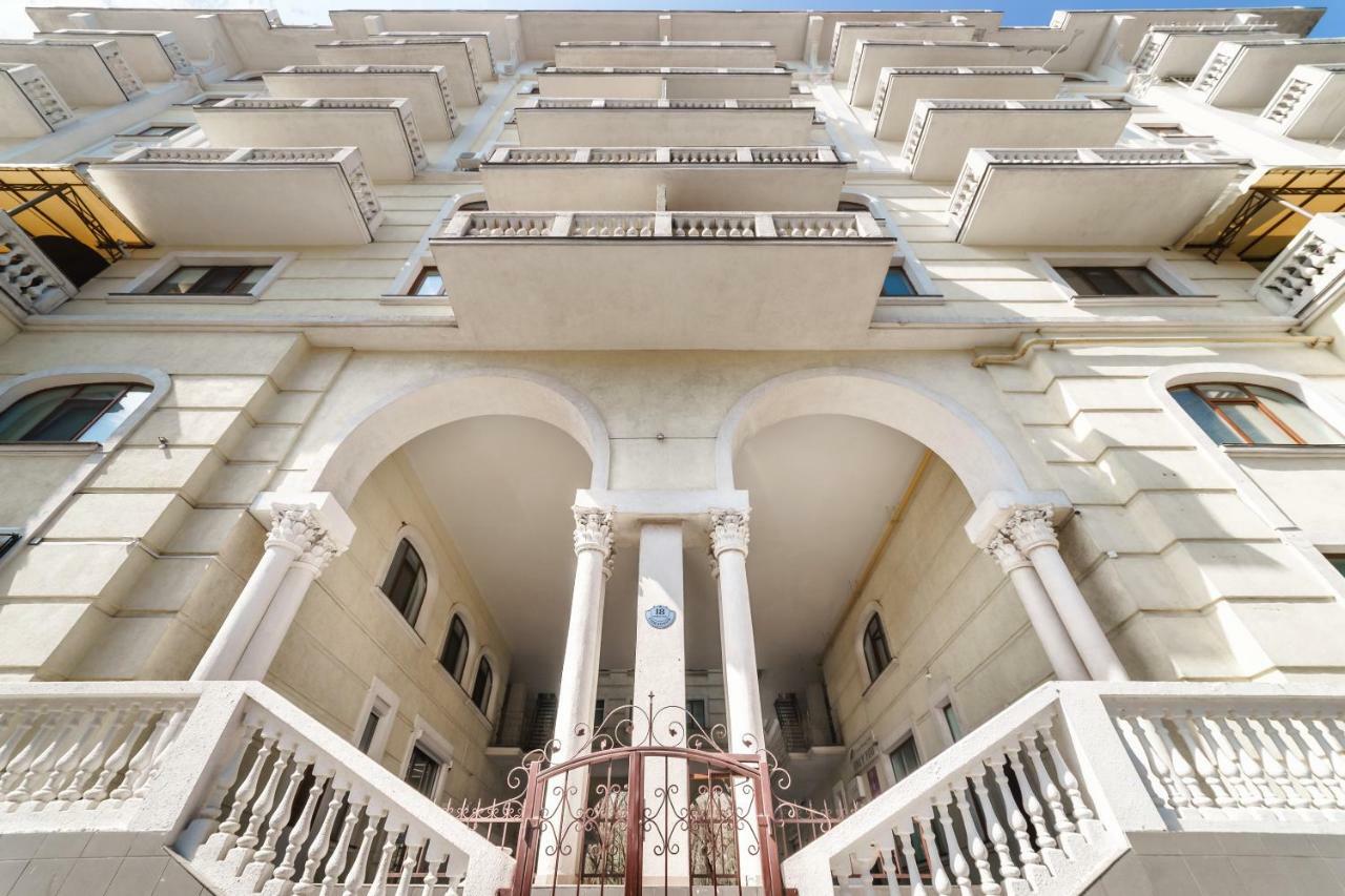 Stylish Apartment With A Balcony Overlooking The Park Odessa Luaran gambar
